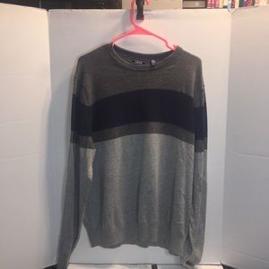 IZOD LIGHTWEIGHT LONG SLEEVE SWEATER SIZE L